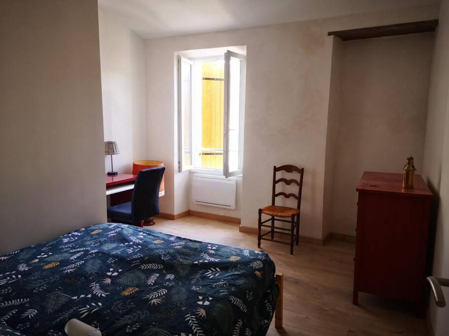 Maison De Ville Pres Du Port Bourg-sur-Gironde Bagian luar foto